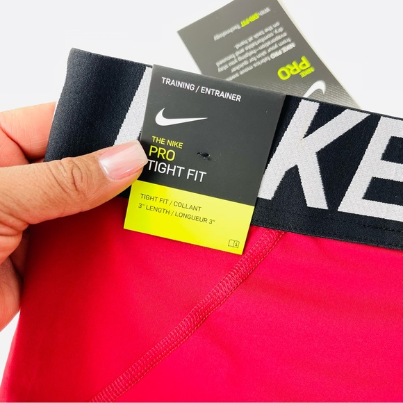 Nike | Women’s Nike Spandex’s shorts - Picture 5 of 6